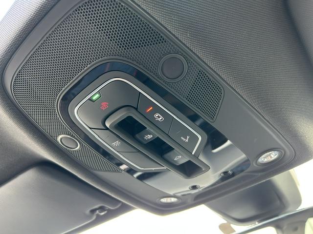 AUDI Q5 • S line