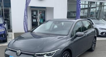 VOLKSWAGEN GOLF • Life 1st