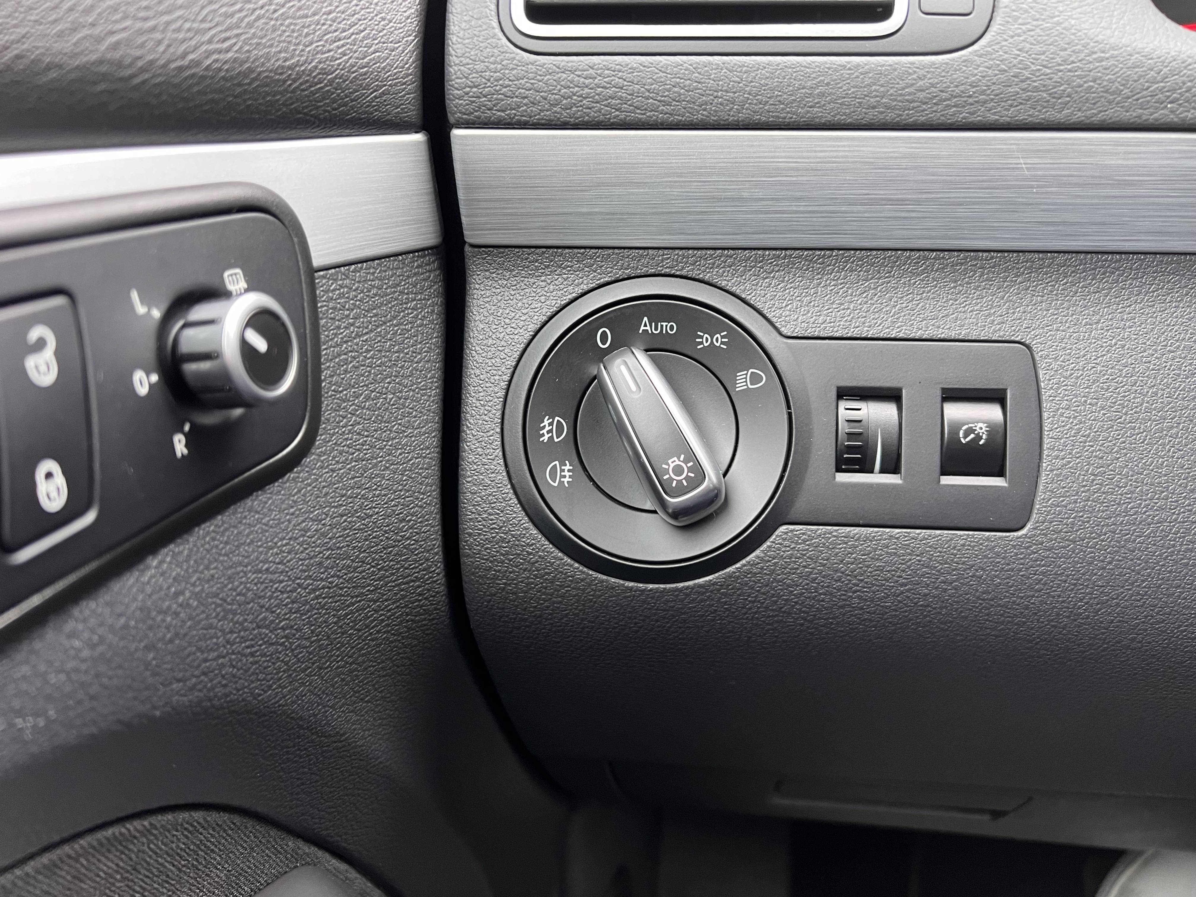 VOLKSWAGEN TOURAN • Cup DSG7