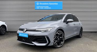 VOLKSWAGEN GOLF &bull; R-Line Edition