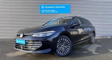 VOLKSWAGEN PASSAT &bull; Elegance