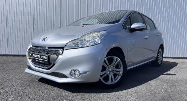 PEUGEOT 208 • Allure