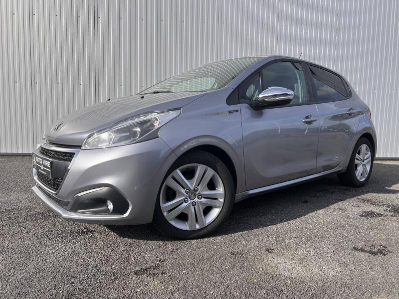 PEUGEOT 208 • Signature