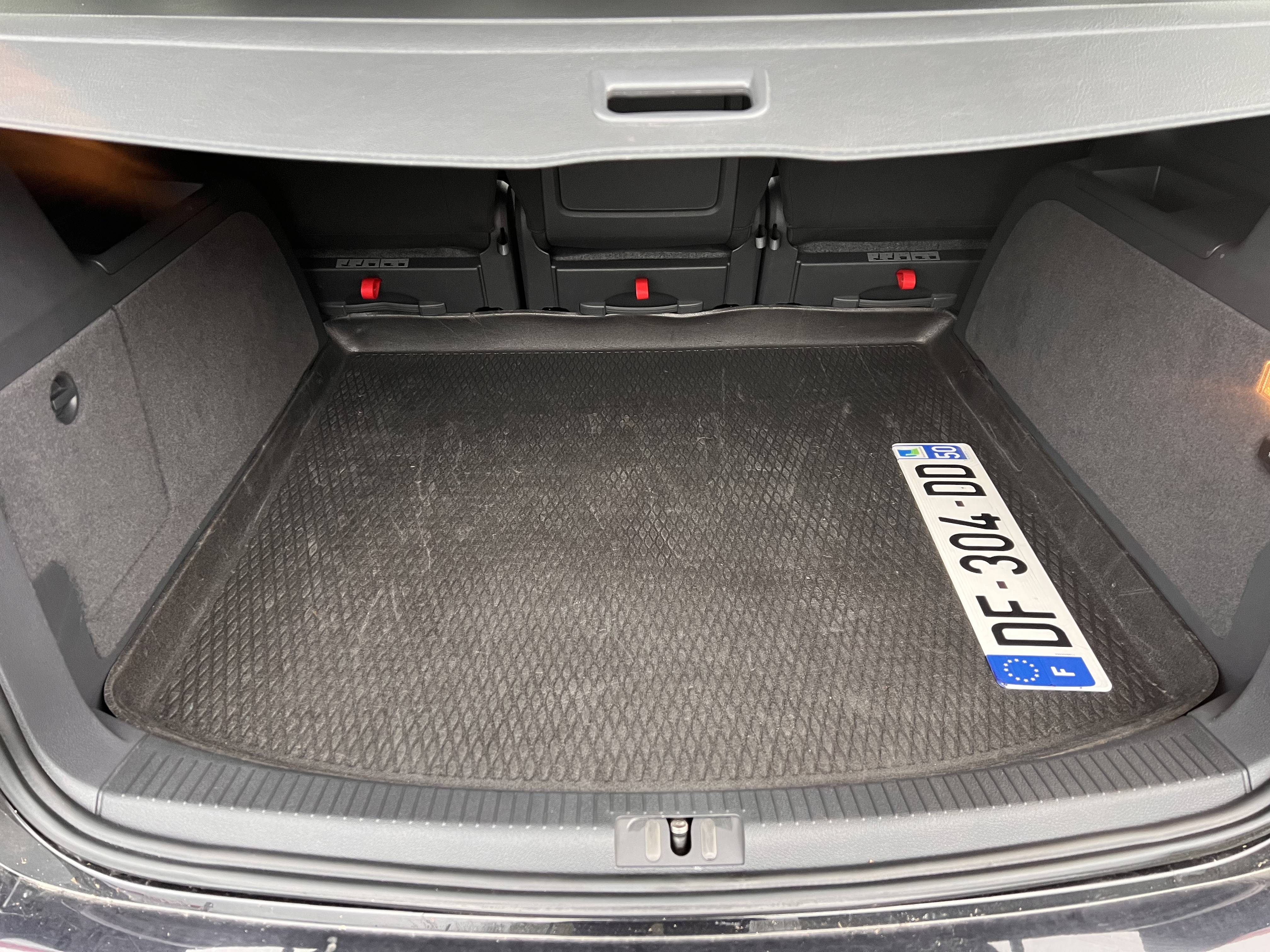 VOLKSWAGEN TOURAN • Cup DSG7