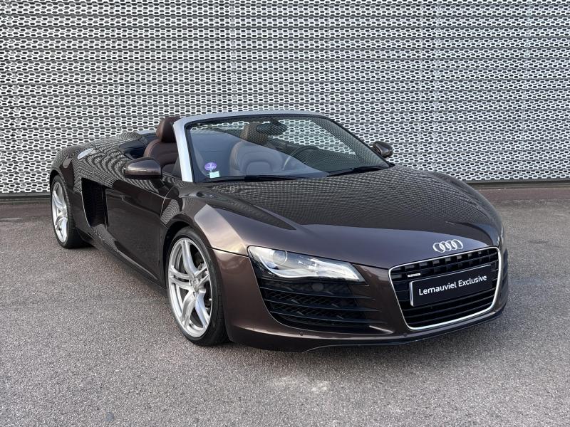 AUDI R8 SPYDER • Quattro R-Tronic
