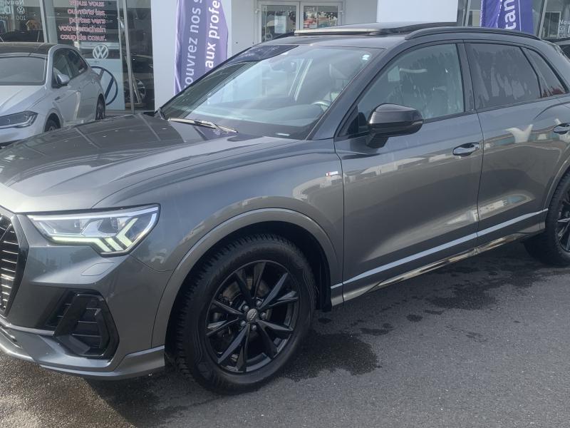 AUDI Q3 • S line