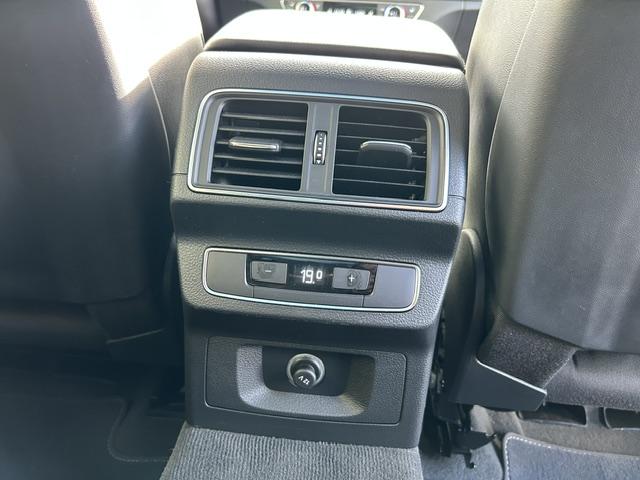 AUDI Q5 • S line