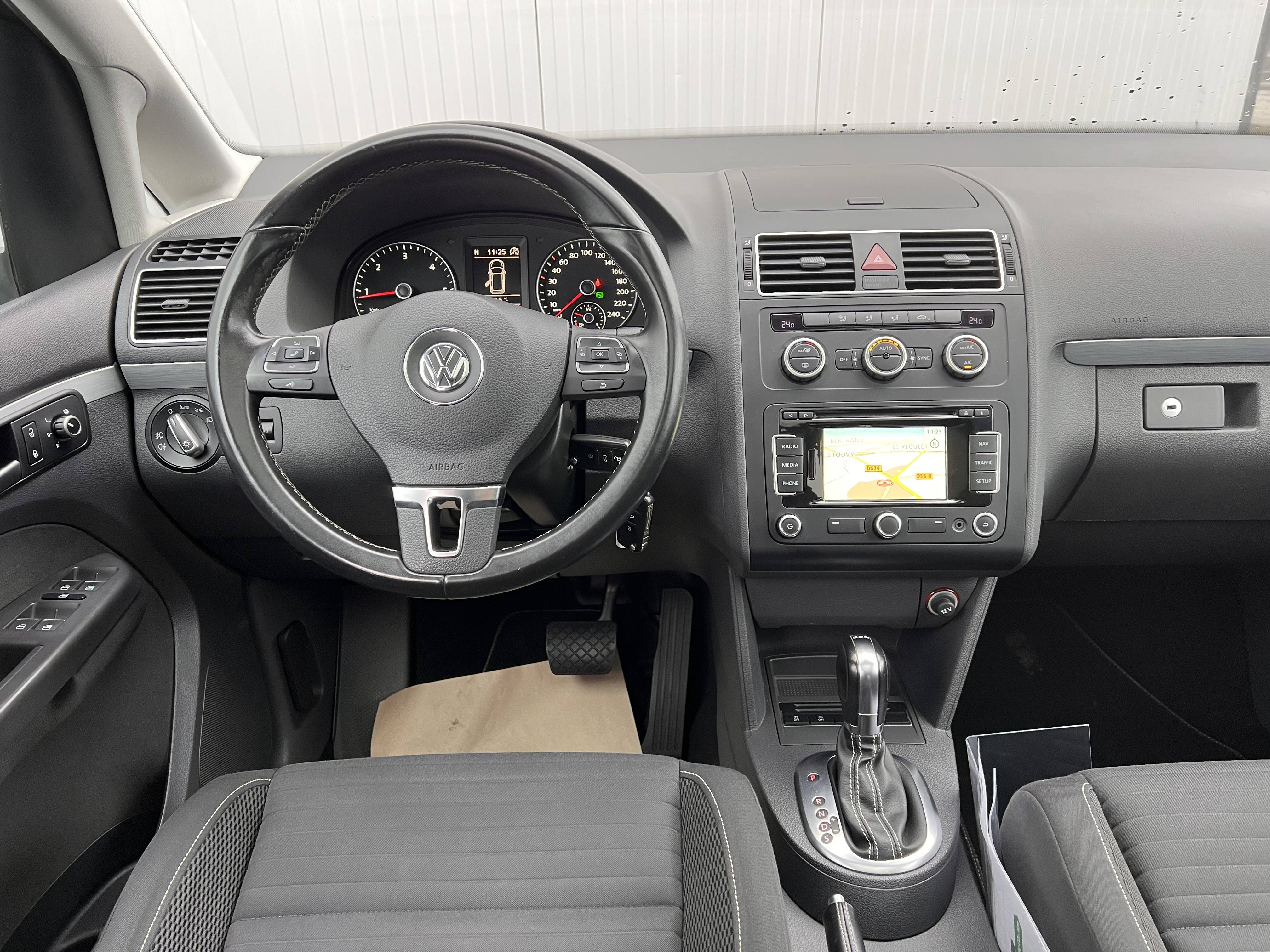 VOLKSWAGEN TOURAN • Cup DSG7