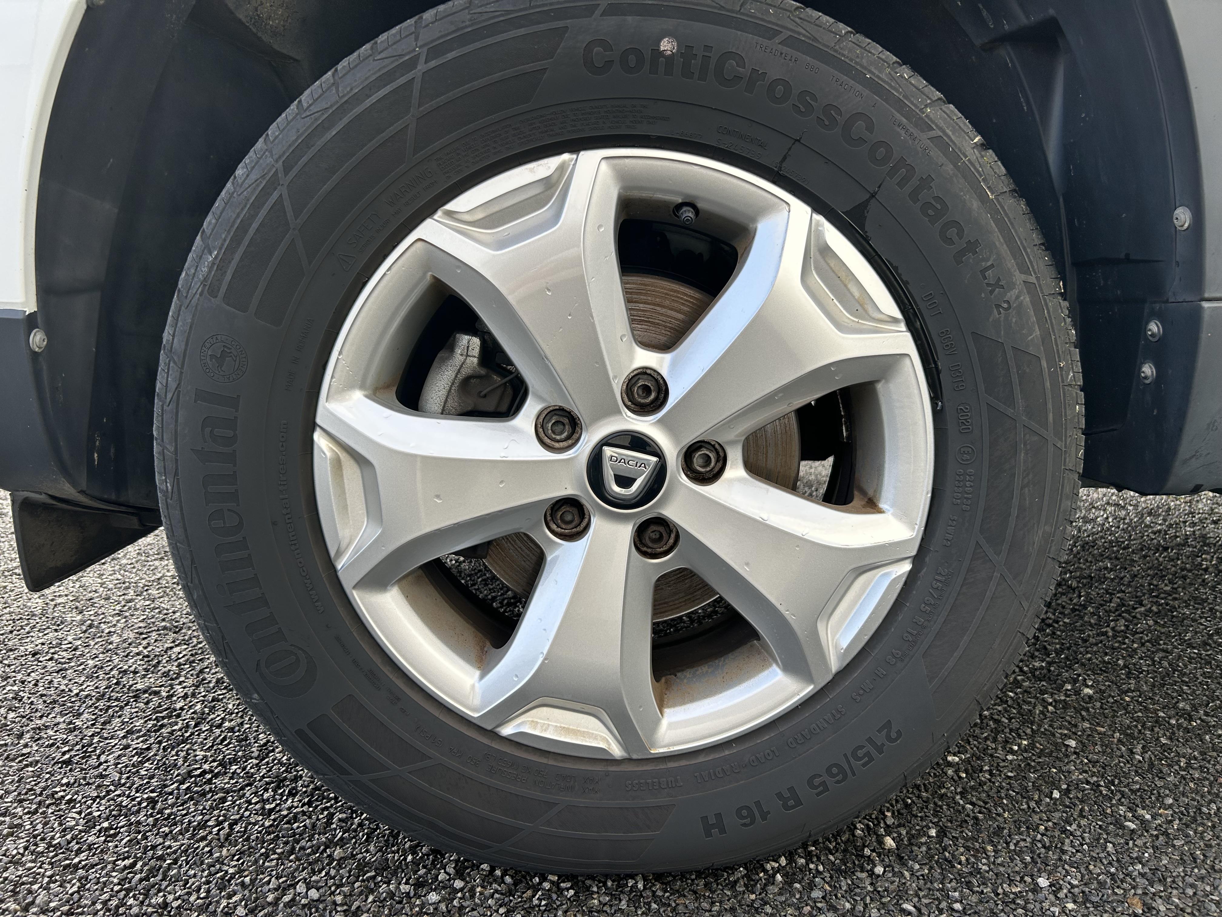 DACIA DUSTER • Confort