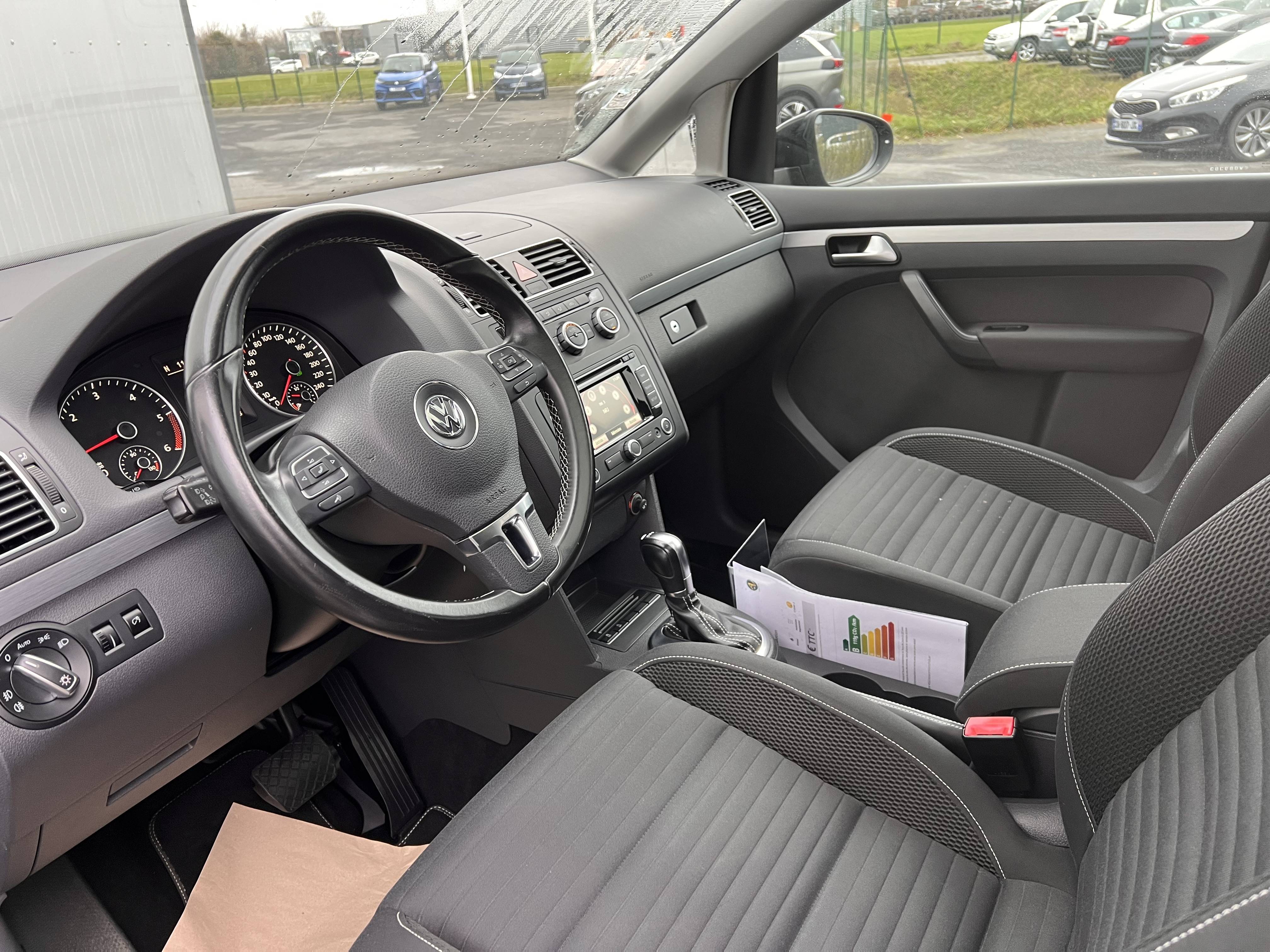 VOLKSWAGEN TOURAN • Cup DSG7